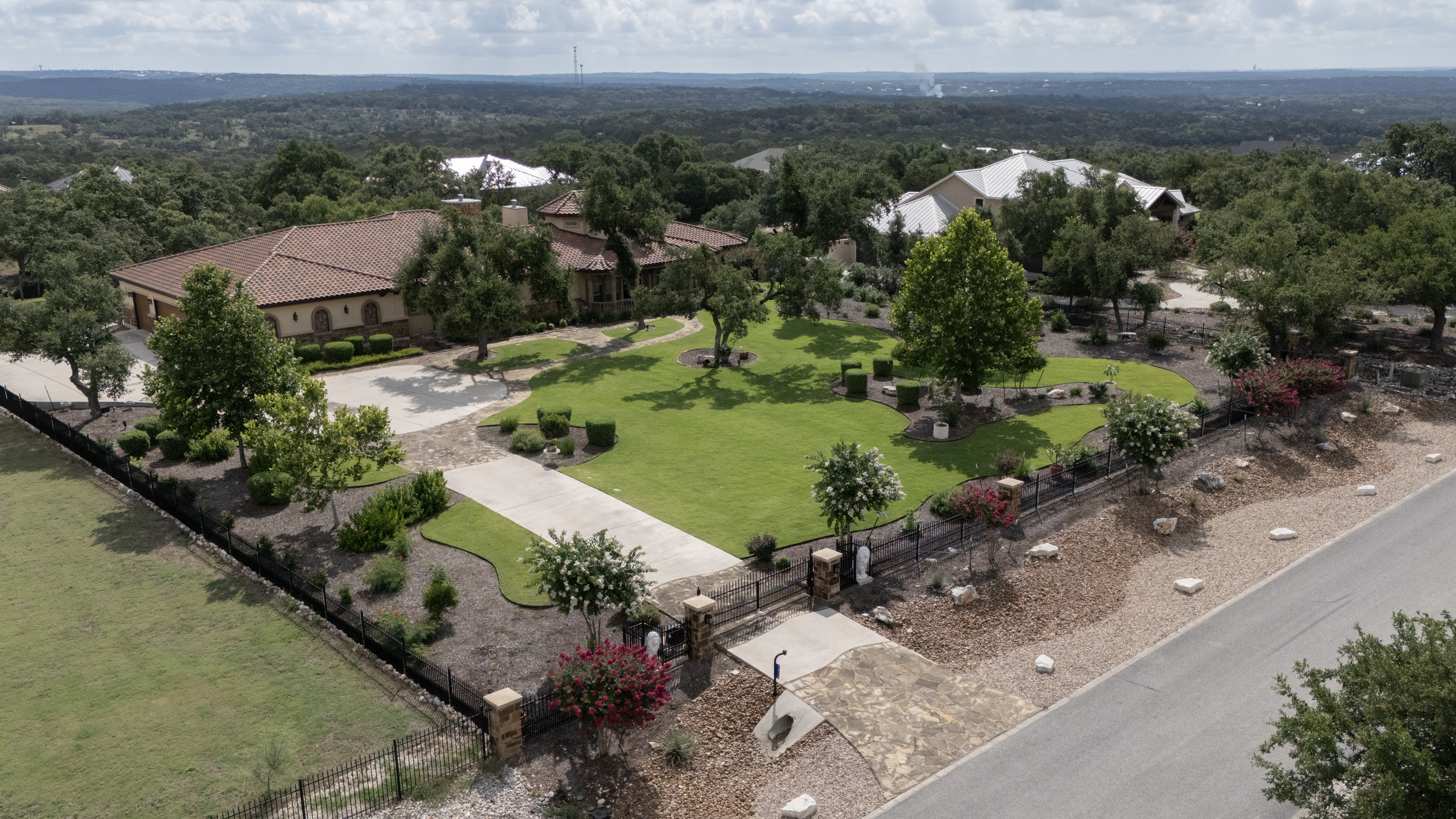 Skyline Landscaping - Premium landscape design and maintenance